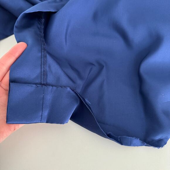 Vintage Natori Navy Blue Satin Embroidered Floral Nightgown and Robe Set Size S - Picture 9 of 9